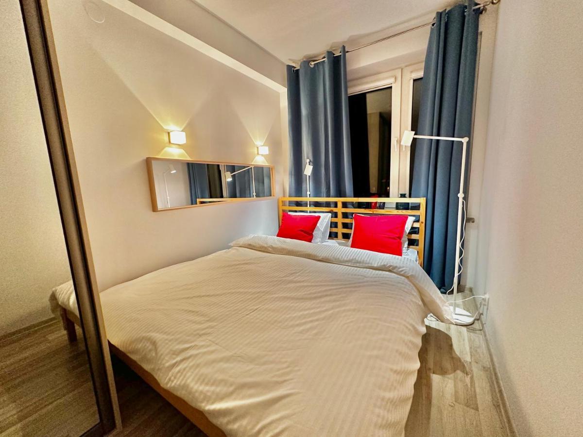 Decor 3 Metro Fast Wifi 1Gbs 80'Tv Hbo Disney Appletv Warsaw Luaran gambar