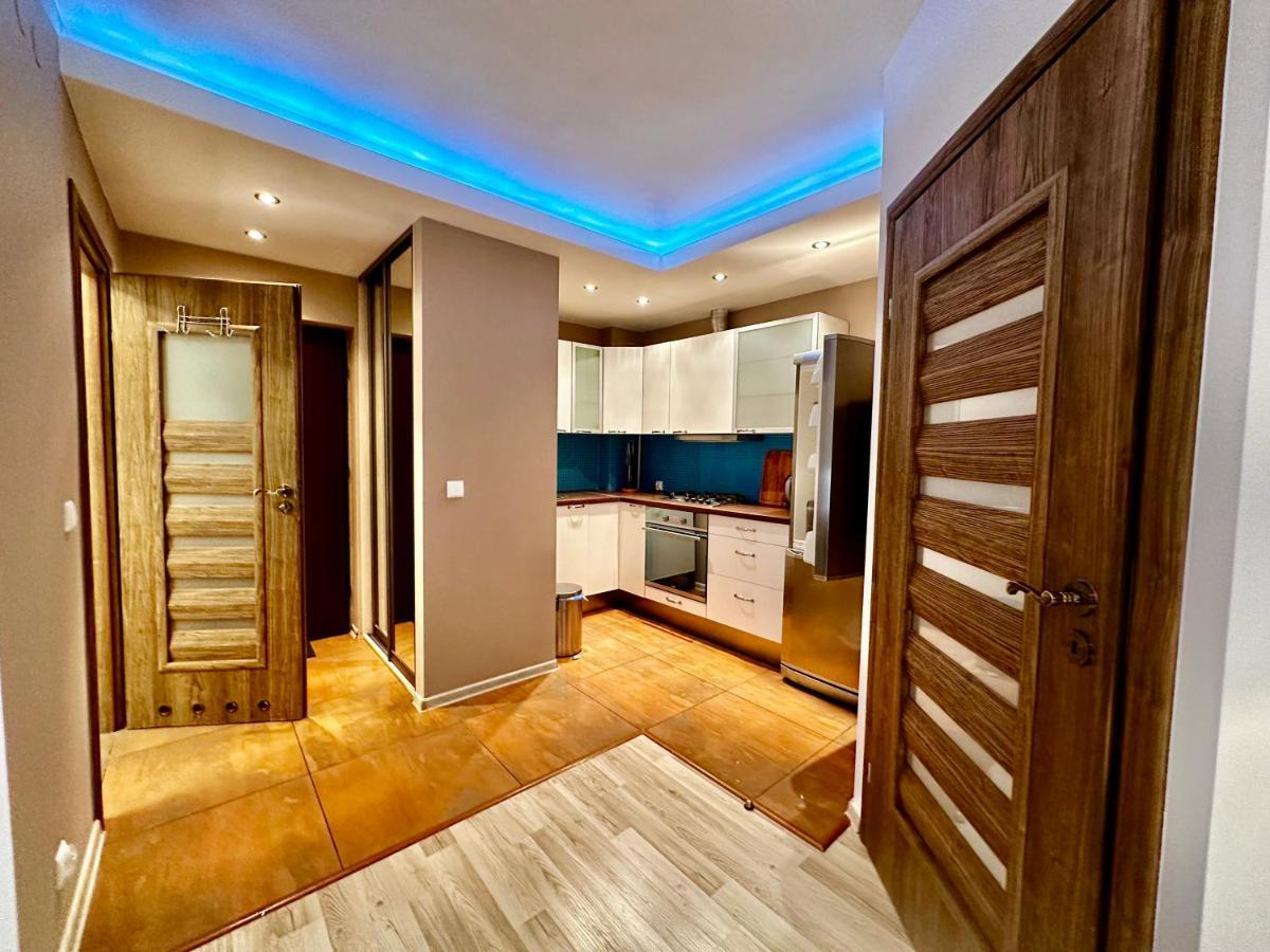 Decor 3 Metro Fast Wifi 1Gbs 80'Tv Hbo Disney Appletv Warsaw Luaran gambar