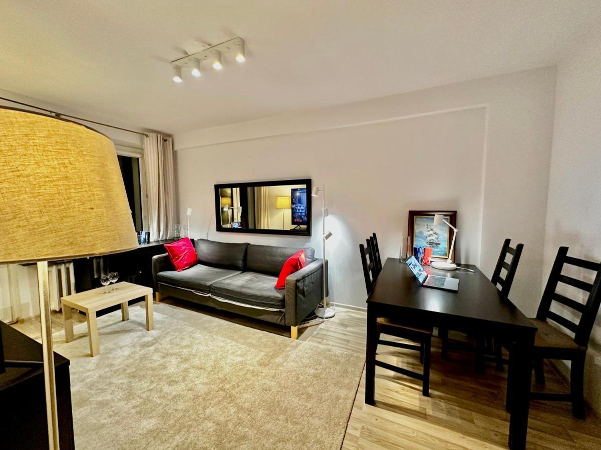 Decor 3 Metro Fast Wifi 1Gbs 80'Tv Hbo Disney Appletv Warsaw Luaran gambar