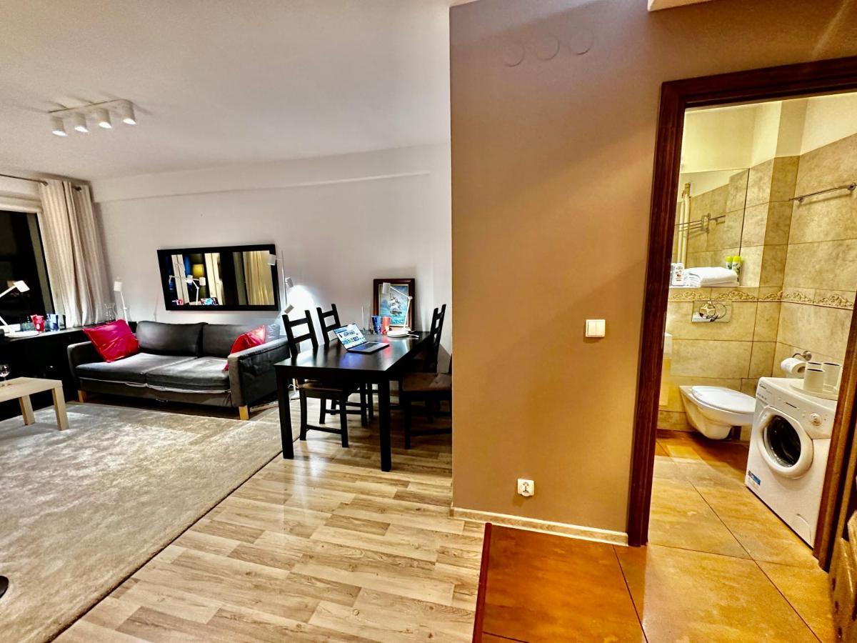 Decor 3 Metro Fast Wifi 1Gbs 80'Tv Hbo Disney Appletv Warsaw Luaran gambar