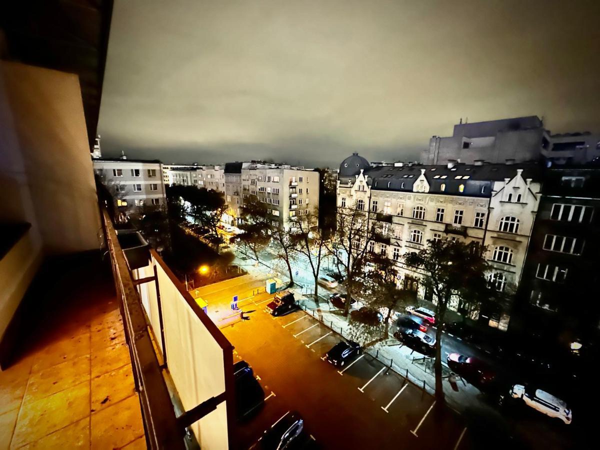 Decor 3 Metro Fast Wifi 1Gbs 80'Tv Hbo Disney Appletv Warsaw Luaran gambar