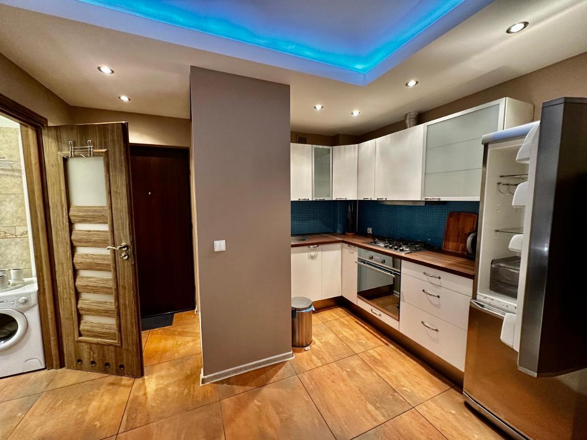 Decor 3 Metro Fast Wifi 1Gbs 80'Tv Hbo Disney Appletv Warsaw Luaran gambar